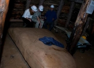 A helyi kutatók szerint ezt az alagútban talált kősziklát agyagból készítették több ezer évvel ezelőtt.