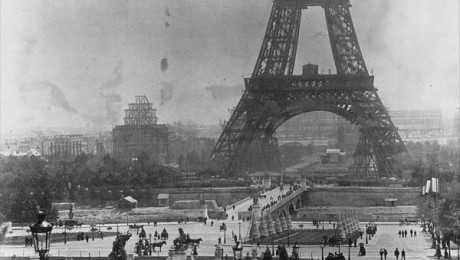 Megkezdték az Eiffel-torony építését