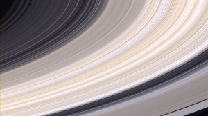 A Szaturnusz gyűrűi ragyognak a Cassini-űrszonda új felvételein