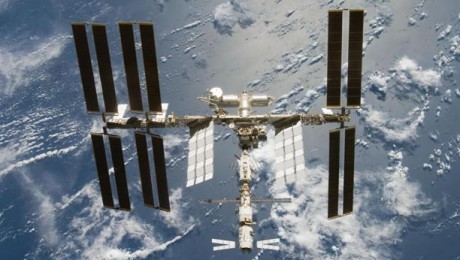 Megérkezett az ISS-re az első személyzet