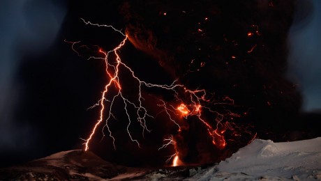 Villámlással kísért fantasztikus vulkánkitörés