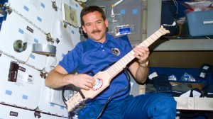 Egy úr az űrből: Chris Hadfield visszatért a Földre!