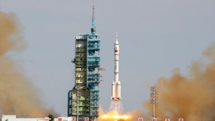 Sikeresen földet ért a Sencsou-10 kínai űrhajó